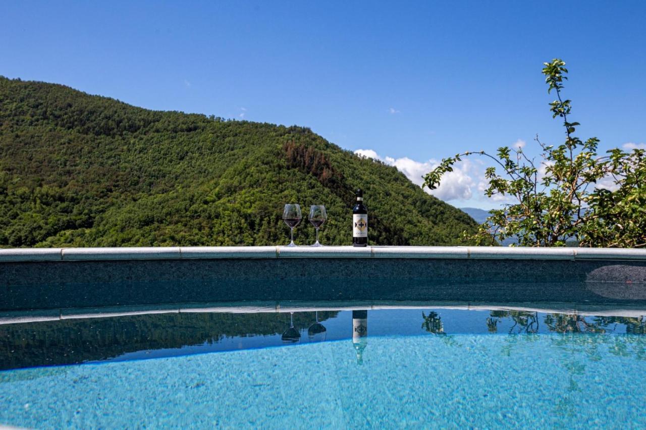 Апартаменти Antichi Sentieri Serravalle  Екстер'єр фото