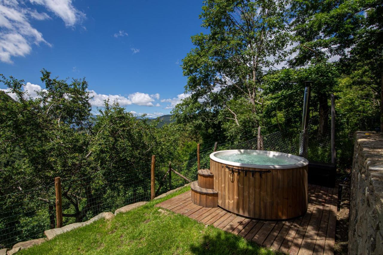 Апартаменти Antichi Sentieri Serravalle  Екстер'єр фото