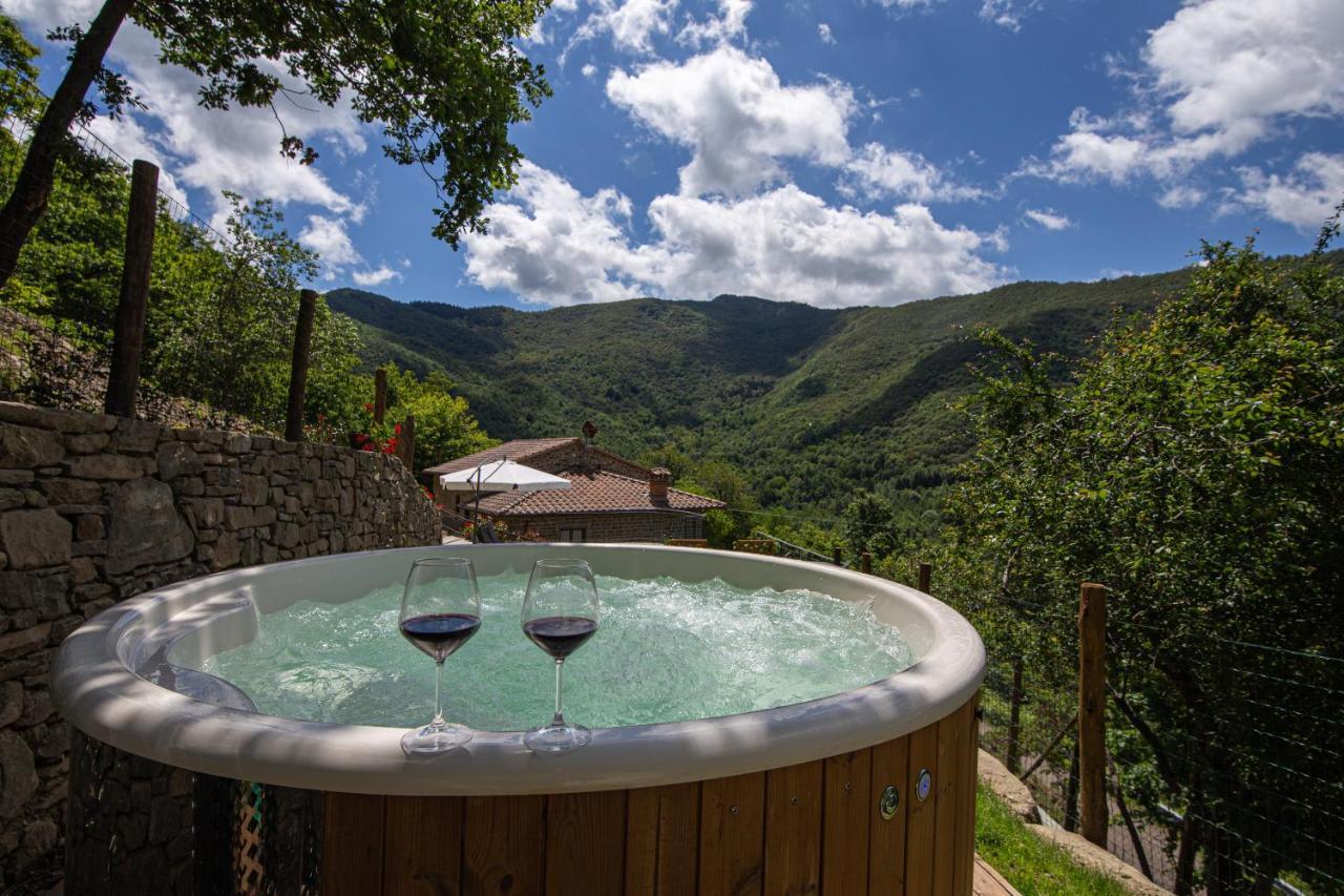 Апартаменти Antichi Sentieri Serravalle  Екстер'єр фото